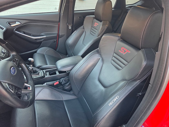 Ford Focus 14 of 30