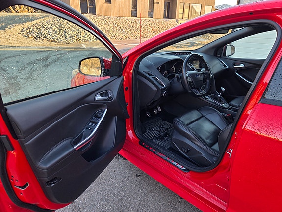 Ford Focus 9 of 30