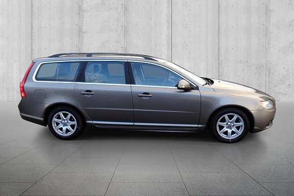 Volvo V70 7 of 29