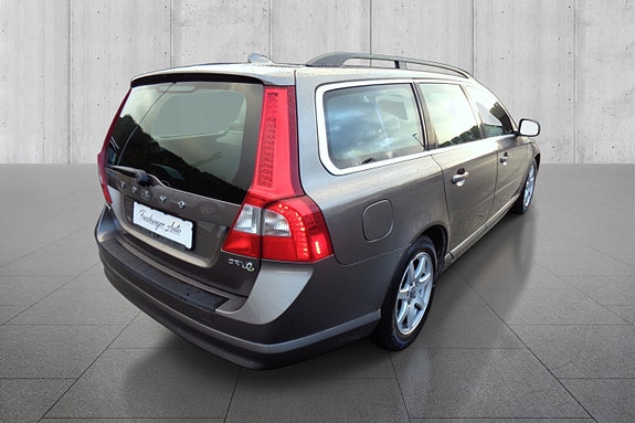 Volvo V70 6 of 29