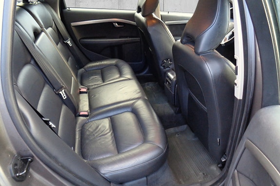 Volvo V70 15 of 29