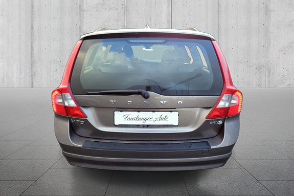 Volvo V70 4 of 29