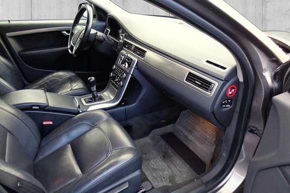 Volvo V70 13 of 29
