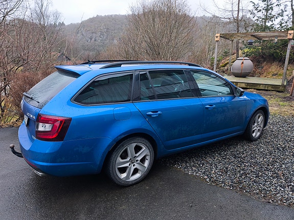 Skoda Octavia 3 of 5