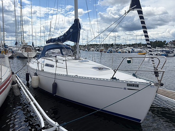 Dufour 30 Classic 2001 mod. Pen, original turbåt med gode løsninger 2 of 5