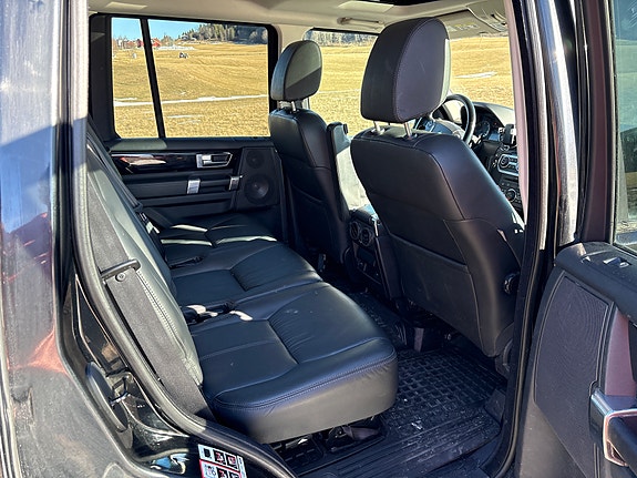 Land Rover Discovery 9 of 12