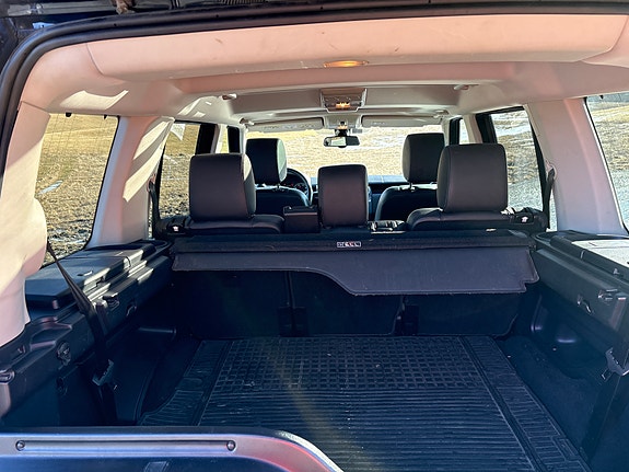 Land Rover Discovery 8 of 12