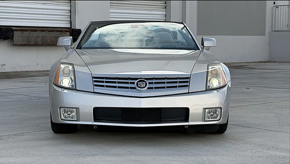 Cadillac XLR 4 of 5