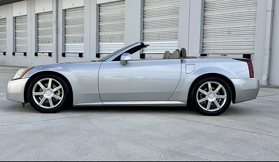 Cadillac XLR 5 of 5
