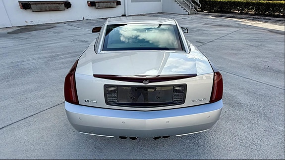 Cadillac XLR 16 of 30