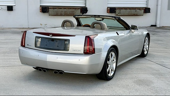 Cadillac XLR 9 of 30