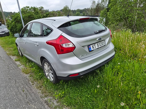 Ford Focus 2 of 5
