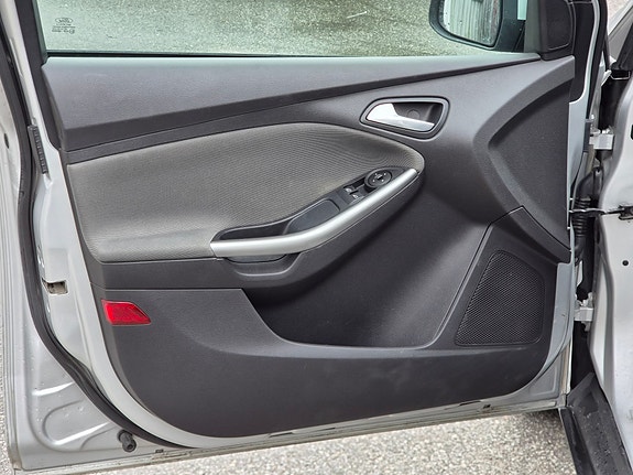 Ford Focus 12 of 30