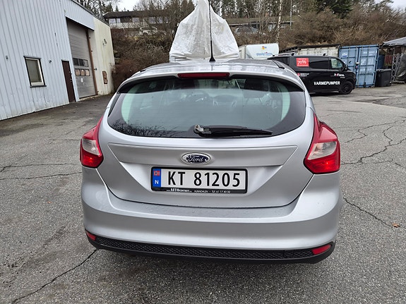 Ford Focus 5 of 5