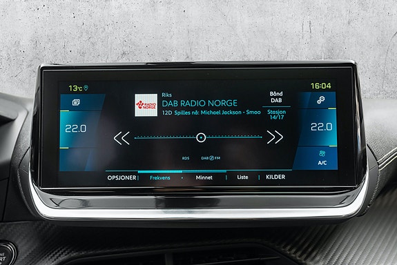 Peugeot 2008 27 of 30