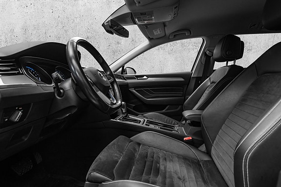 Volkswagen Passat 14 of 28
