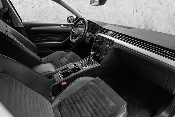 Volkswagen Passat 10 of 28