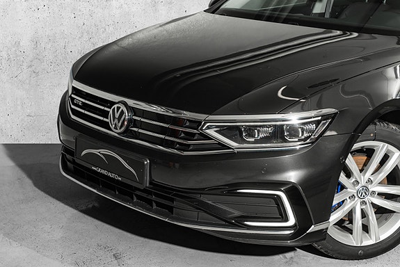 Volkswagen Passat 5 of 28