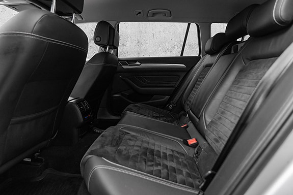 Volkswagen Passat 15 of 28