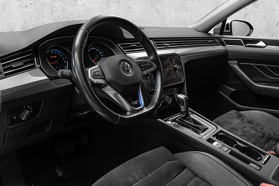 Volkswagen Passat 11 of 28