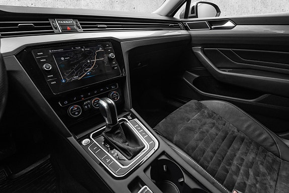 Volkswagen Passat 17 of 28