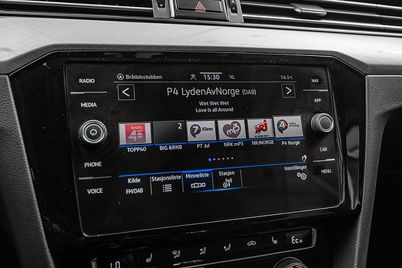 Volkswagen Passat 24 of 28