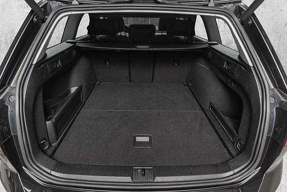 Volkswagen Passat 26 of 28