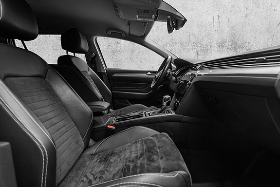 Volkswagen Passat 13 of 28