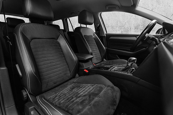 Volkswagen Passat 16 of 28