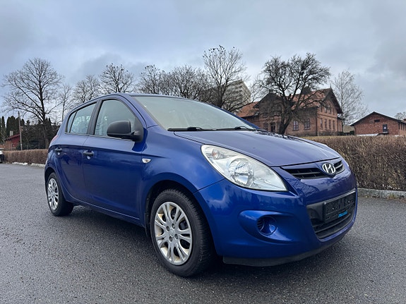 Hyundai i20 2 of 18