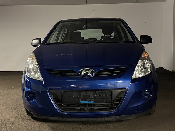 Hyundai i20 10 of 18