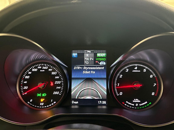 Mercedes-Benz GLC350 e 23 of 28