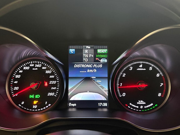 Mercedes-Benz GLC350 e 25 of 28