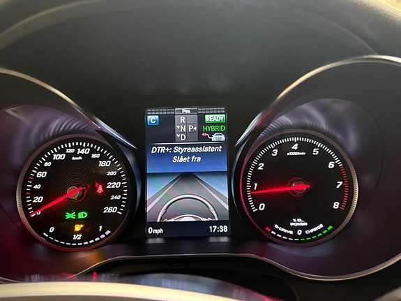 Mercedes-Benz GLC350 e 24 of 28