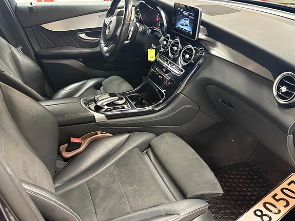 Mercedes-Benz GLC350 e 17 of 28