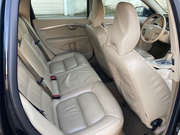 Volvo V70 11 of 14