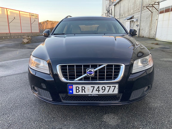 Volvo V70 7 of 14