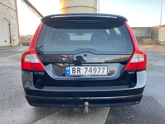 Volvo V70 8 of 14