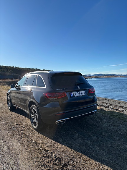 Mercedes-Benz GLC300 de 3 of 11