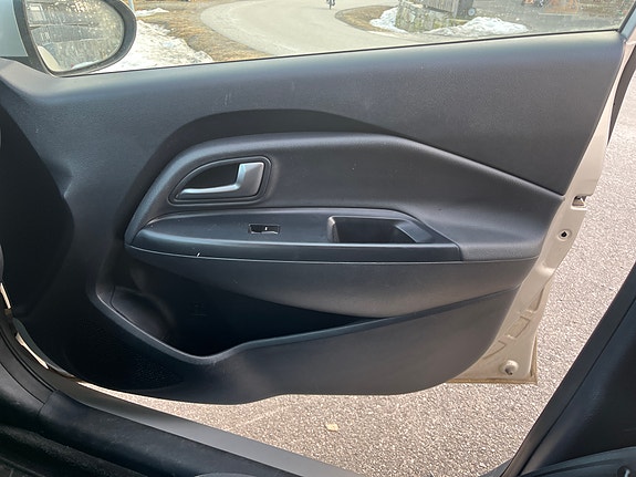 Kia Rio 27 of 30