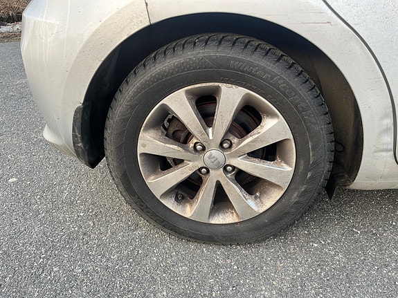 Kia Rio 11 of 30