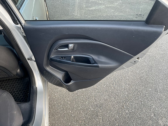Kia Rio 22 of 30