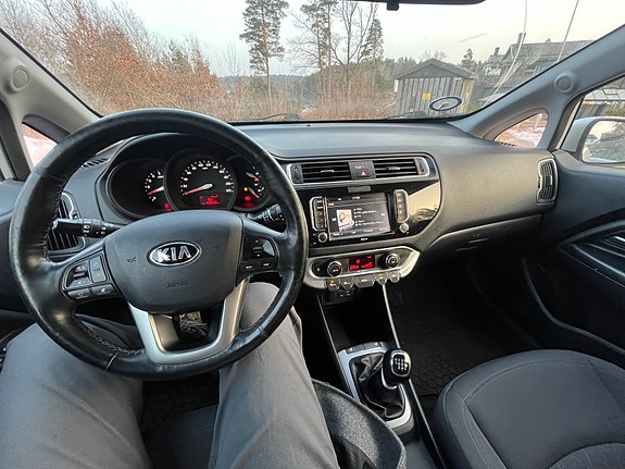 Kia Rio 28 of 30