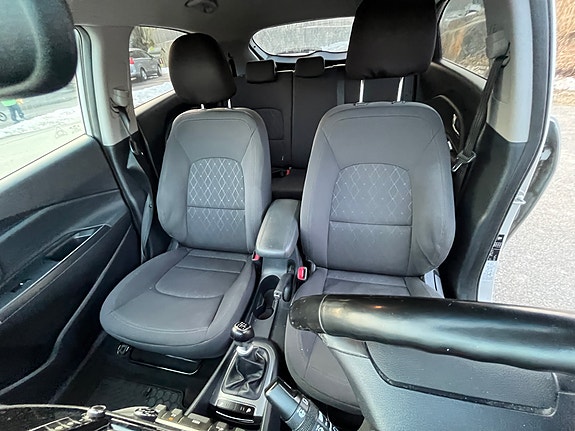 Kia Rio 20 of 30