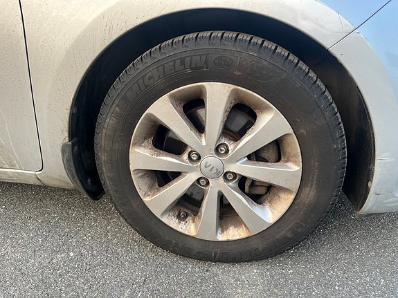 Kia Rio 9 of 30