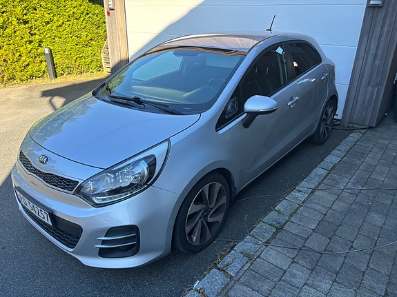 Kia Rio 2 of 5