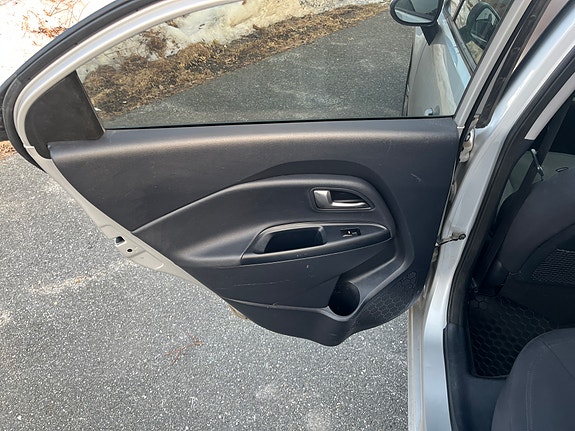 Kia Rio 26 of 30
