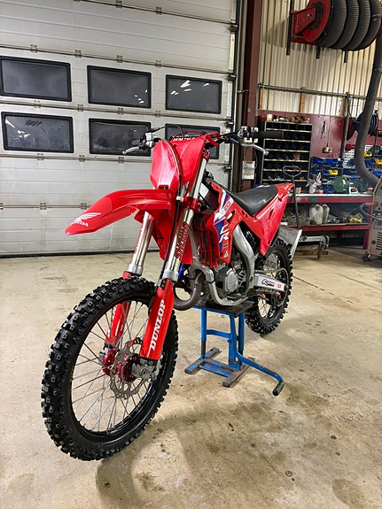 Honda CR 125 2 of 5