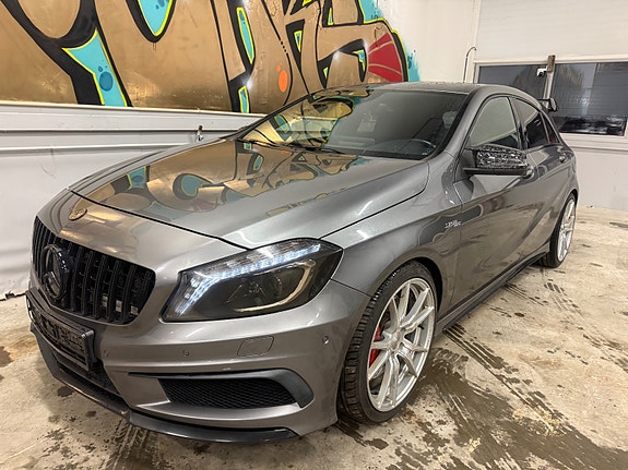 Mercedes-Benz A45 4 of 5