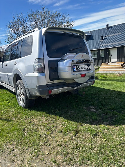 Mitsubishi Pajero 3 of 12